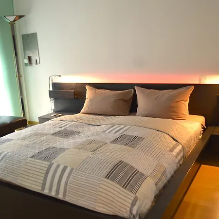 Yeti Lux - Central City Loft *