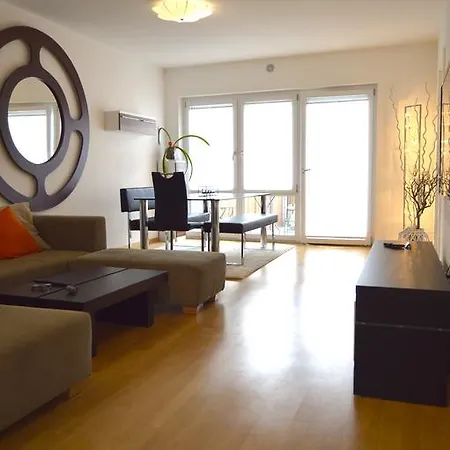 Yeti Lux - Central City Loft